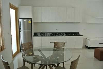 PHU3989: Modern Townhouse with 2 bedrooms and Communal Pool in Phuket. Photo #4