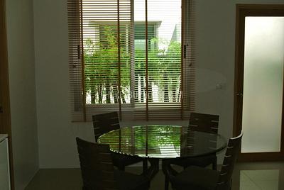 PHU3989: Modern Townhouse with 2 bedrooms and Communal Pool in Phuket. Photo #5
