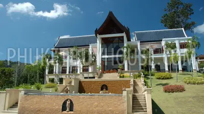 CHA4080: 8 Bedrooms Villa with Tennis court, sea views. Photo #5
