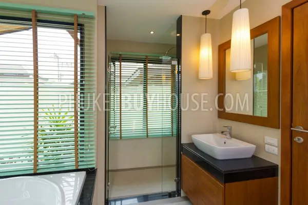 NAI4059: Three Bedroom new villa in heart of Nai Harn. Photo #13