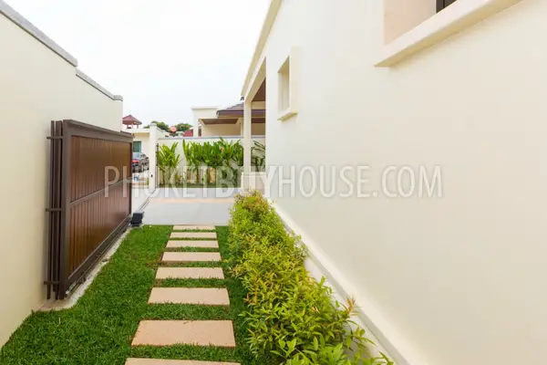NAI4059: Three Bedroom new villa in heart of Nai Harn. Photo #29