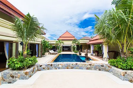 Luxury villas in Phuket – investment for centuries
