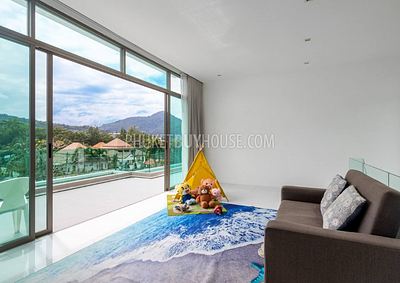 KAM21756: Five Bedroom Pool House in Kamala. Photo #12
