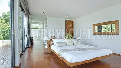 RAW4150: Beach front 3 Bedroom Villa in Rawai. Photo #14