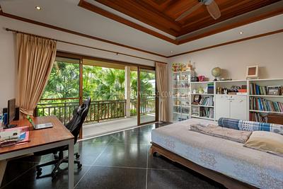 RAW21752: Five Bedroom Luxury Villa in Rawai. Photo #9