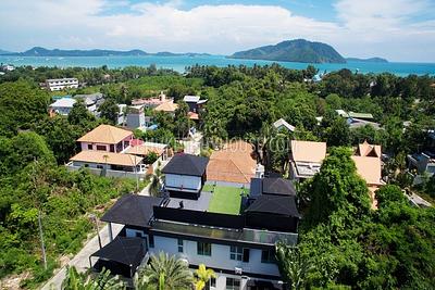 NAI4260: Luxury sea view villa with 7 bedrooms and pool in Nai Harn. Photo #2