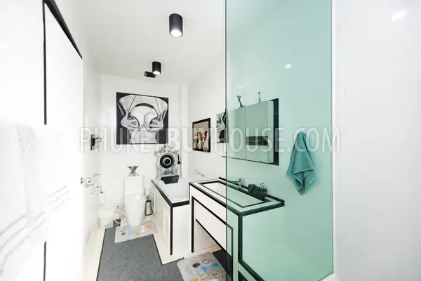 NAI4260: Luxury sea view villa with 7 bedrooms and pool in Nai Harn. Photo #18