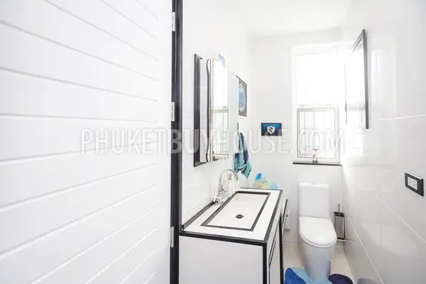 NAI4260: Luxury sea view villa with 7 bedrooms and pool in Nai Harn. Photo #28