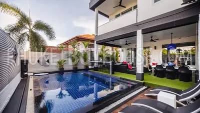 NAI4260: Luxury sea view villa with 7 bedrooms and pool in Nai Harn. Photo #42