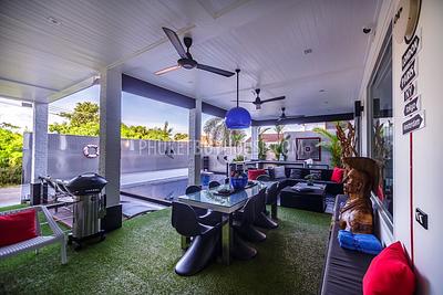 NAI4260: Luxury sea view villa with 7 bedrooms and pool in Nai Harn. Photo #43