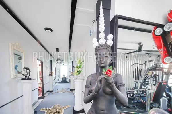 NAI4260: Luxury sea view villa with 7 bedrooms and pool in Nai Harn. Photo #46