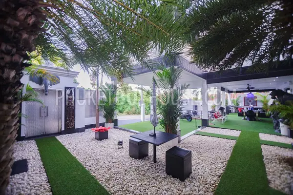 NAI4260: Luxury sea view villa with 7 bedrooms and pool in Nai Harn. Photo #63