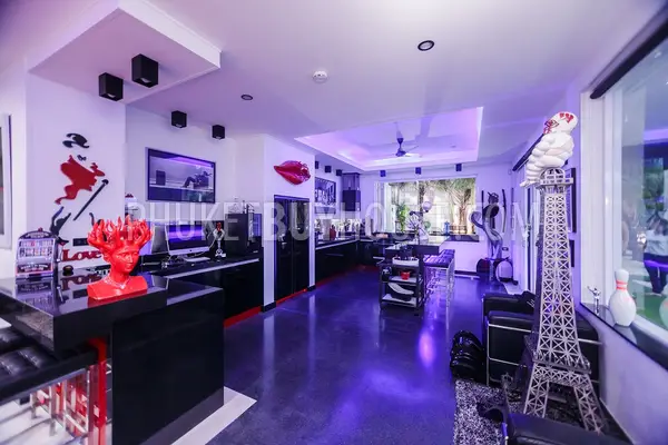 NAI4260: Luxury sea view villa with 7 bedrooms and pool in Nai Harn. Photo #75