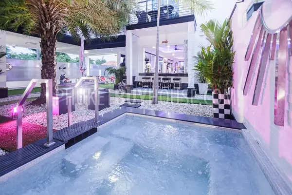 NAI4260: Luxury sea view villa with 7 bedrooms and pool in Nai Harn. Photo #80