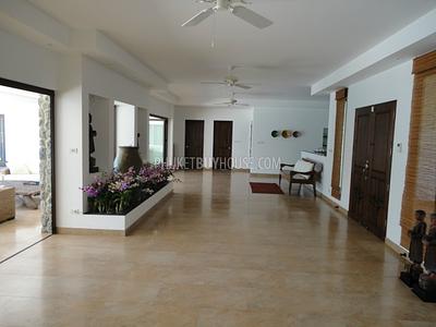 RAW4201: Contemporary Style Great Pool 4 Bedroom Villa Phuket SOLD!. Photo #10
