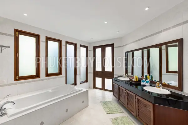 KAM21765: Three Villas with 7 Bedrooms in Total in Kamala Area. Photo #45
