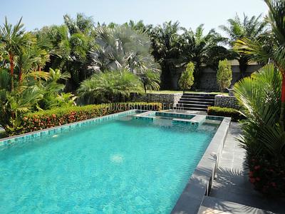 RAW4201: Contemporary Style Great Pool 4 Bedroom Villa Phuket SOLD!. Фото #23