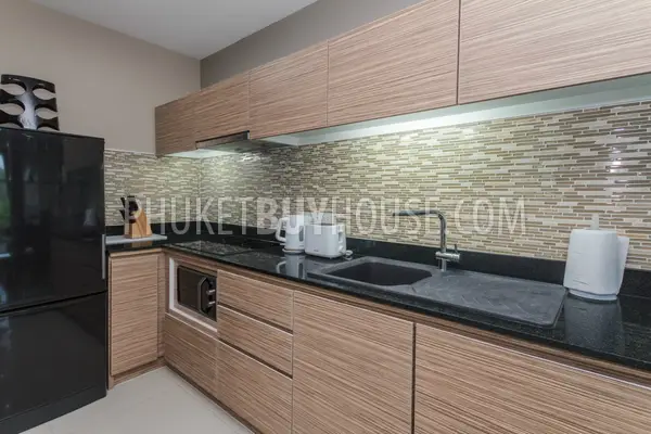 NAI4206: Two bedroom apartment with pool access. Photo #1
