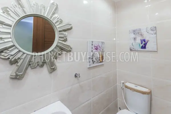 NAI4206: Two bedroom apartment with pool access. Photo #8