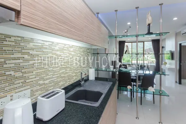 NAI4206: Two bedroom apartment with pool access. Photo #11