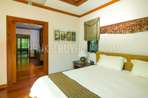 NAI4288: Spacious 4 bedroom villa with pool in Nai Harn for sale. Hot offer!. Photo #2