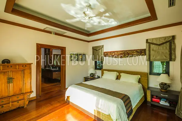 NAI4288: Spacious 4 bedroom villa with pool in Nai Harn for sale. Hot offer!. Photo #3