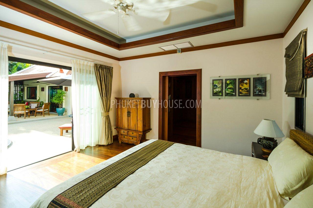 NAI4288: Spacious 4 bedroom villa with pool in Nai Harn for sale. Hot offer!. Photo #4