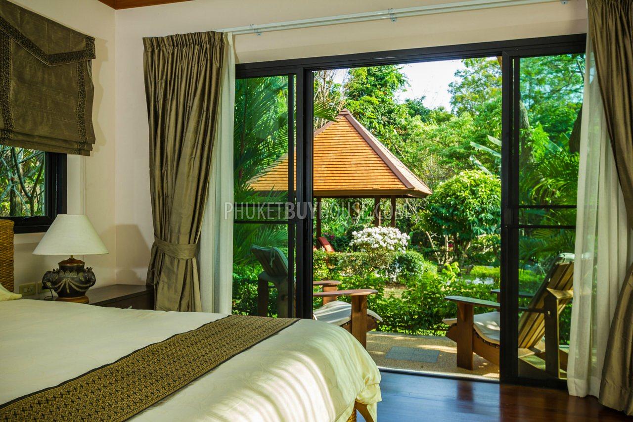NAI4288: Spacious 4 bedroom villa with pool in Nai Harn for sale. Hot offer!. Photo #7