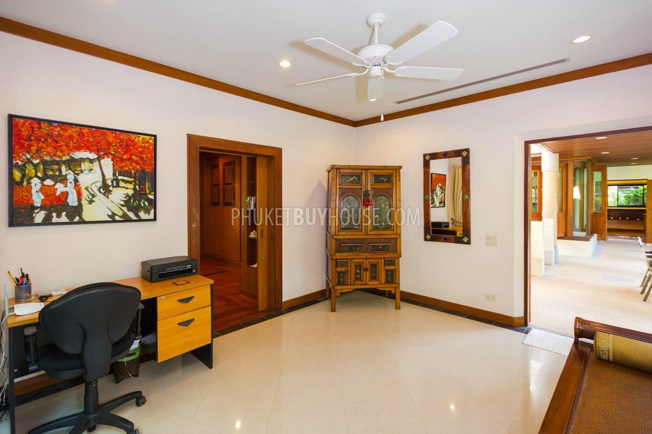 NAI4288: Spacious 4 bedroom villa with pool in Nai Harn for sale. Hot offer!. Photo #8