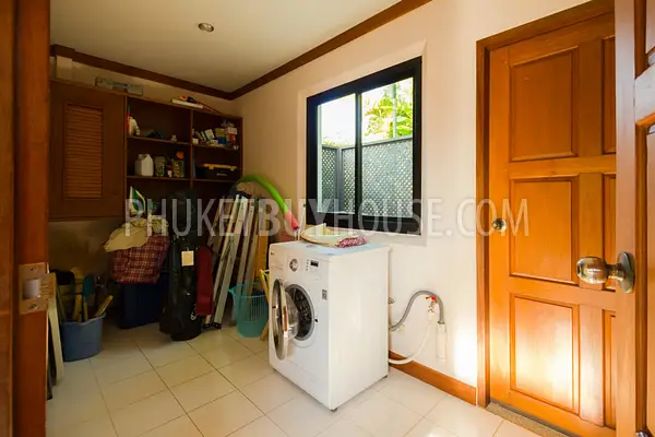 NAI4288: Spacious 4 bedroom villa with pool in Nai Harn for sale. Hot offer!. Photo #42