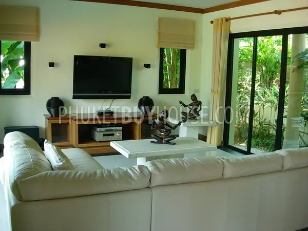 NAI4294: Spacious 3 bedroom villa with pool in Nai Harn for sale. Photo #6