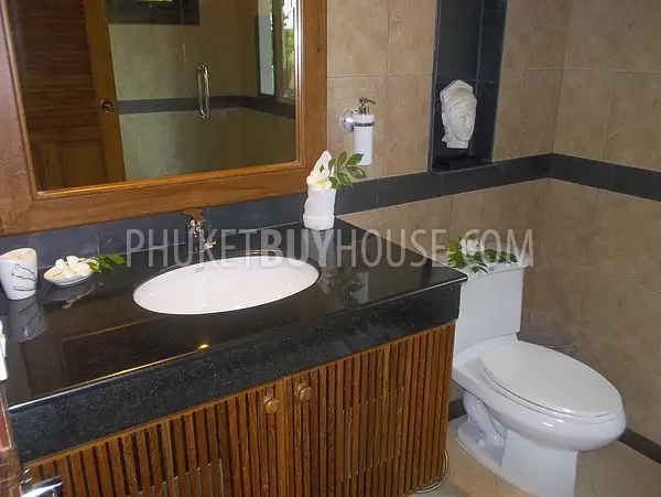 NAI4294: Spacious 3 bedroom villa with pool in Nai Harn for sale. Photo #8