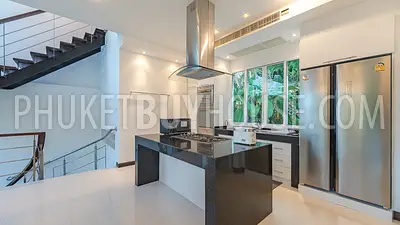 PAT21801: Four Bedroom Seaview Villa in Patong. Photo #15