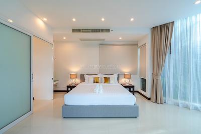 PAT21801: Four Bedroom Seaview Villa in Patong. Photo #7