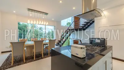 PAT21801: Four Bedroom Seaview Villa in Patong. Photo #43