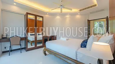 PAT21801: Four Bedroom Seaview Villa in Patong. Photo #17