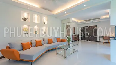 PAT21801: Four Bedroom Seaview Villa in Patong. Photo #10