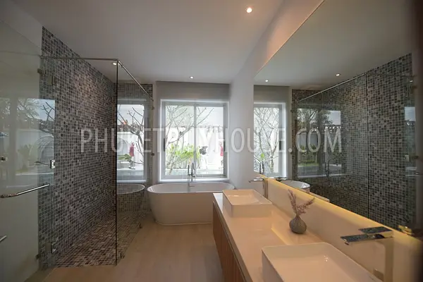 NAY6665: Tropical Villa in Nai Yang Resale. Photo #4