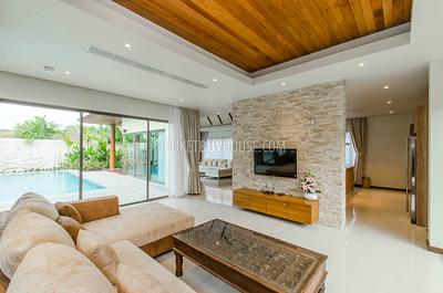 LAY4263: Stunning 4 Bedroom Balinese style pool villa. Photo #21