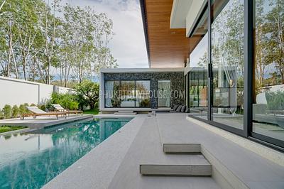 TAL7352: Modern Tropical Villa with 3 bedrooms in Thalang. Photo #10