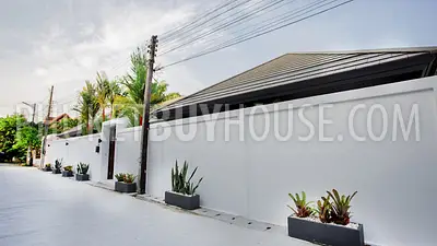 RAW21847: A Gorgeous 4-Bedroom Villa For Sale On Nai Harn Beach. Photo #17