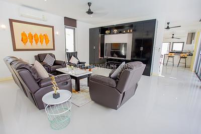 RAW21847: A Gorgeous 4-Bedroom Villa For Sale On Nai Harn Beach. Photo #24