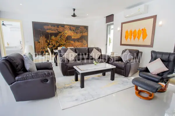 RAW21847: A Gorgeous 4-Bedroom Villa For Sale On Nai Harn Beach. Photo #40