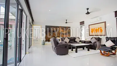 RAW21847: A Gorgeous 4-Bedroom Villa For Sale On Nai Harn Beach. Photo #42