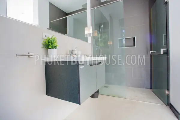 RAW21847: A Gorgeous 4-Bedroom Villa For Sale On Nai Harn Beach. Photo #31