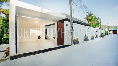 RAW21847: A Gorgeous 4-Bedroom Villa For Sale On Nai Harn Beach. Photo #57