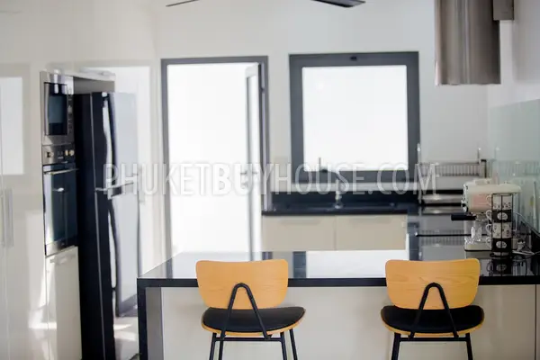 RAW21847: A Gorgeous 4-Bedroom Villa For Sale On Nai Harn Beach. Photo #33
