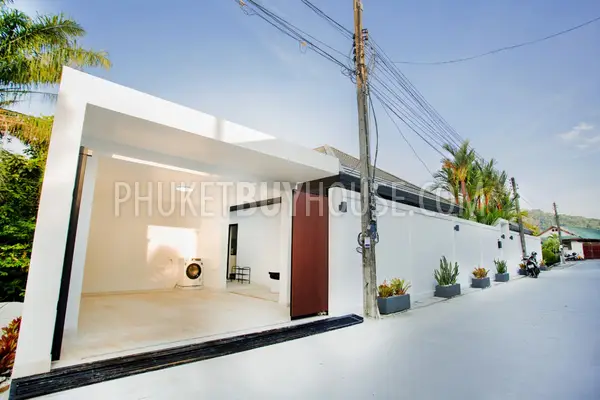 RAW21847: A Gorgeous 4-Bedroom Villa For Sale On Nai Harn Beach. Photo #69