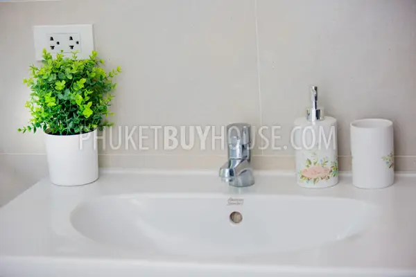 RAW21847: A Gorgeous 4-Bedroom Villa For Sale On Nai Harn Beach. Photo #12