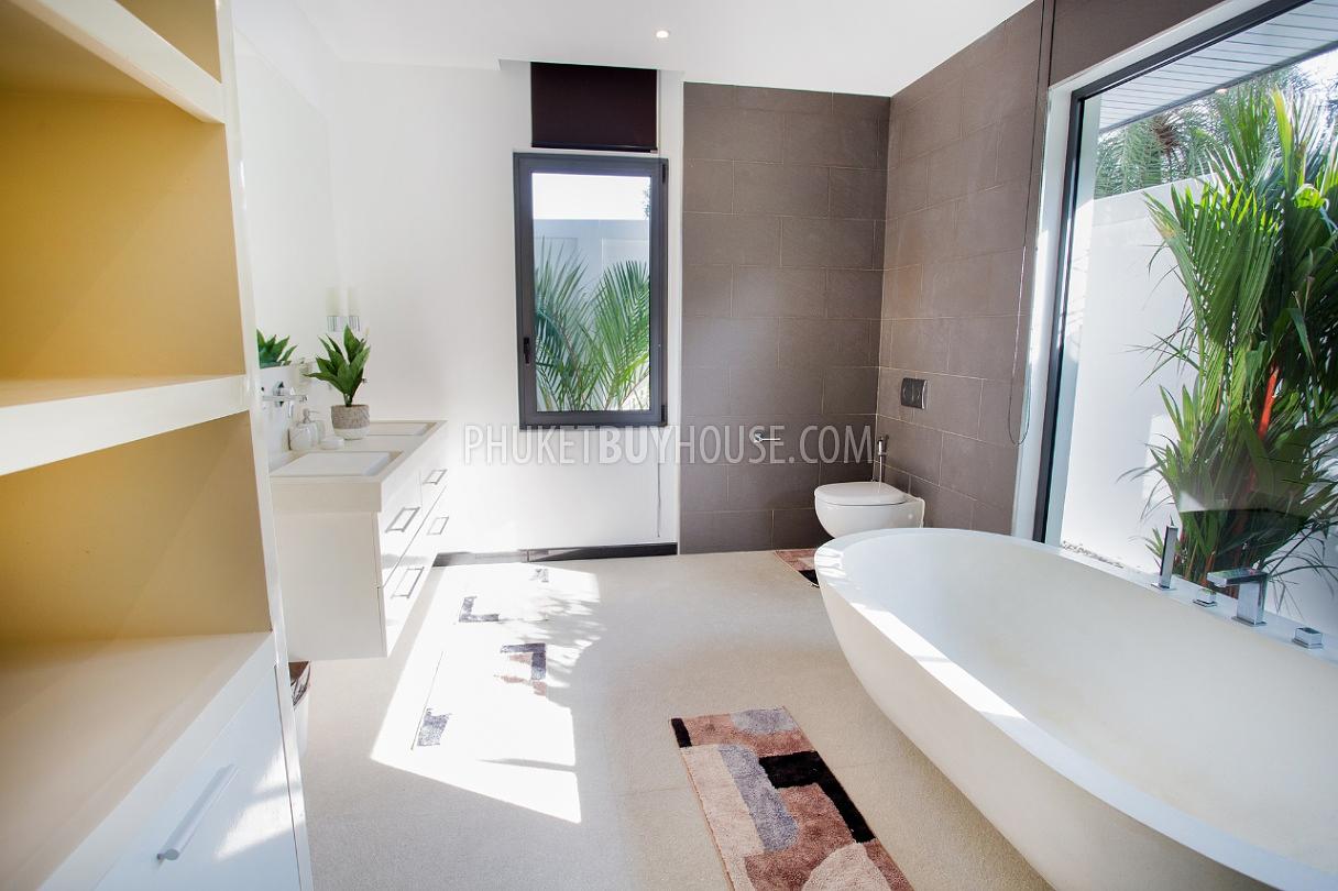 RAW21847: A Gorgeous 4-Bedroom Villa For Sale On Nai Harn Beach. Photo #54